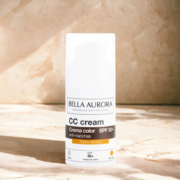 CC Cream Crema Colore Anti-macchie Tono Medio SPF50+