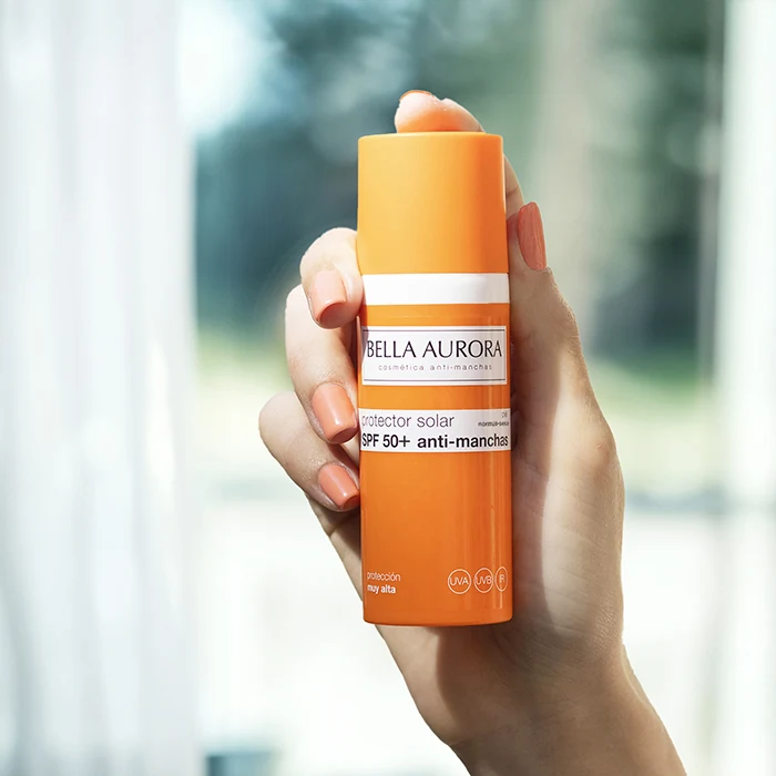Protezione solare Anti-macchie SPF50+ Pelle Normale-Secca
