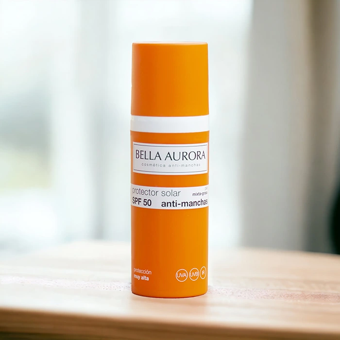 Protezione Solare Anti-macchie SPF50+ Pelle Mista-Grassa